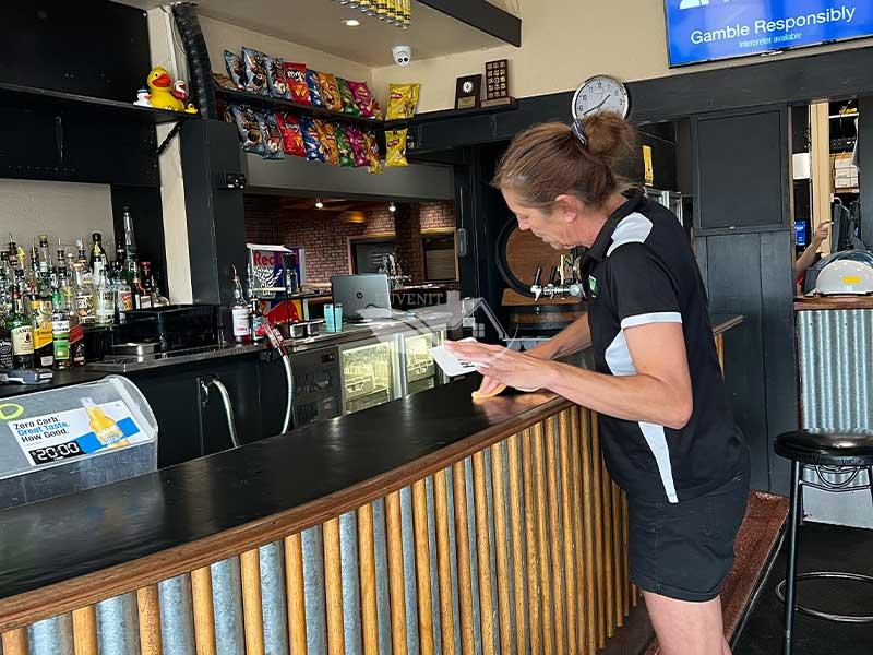 Pub Cleaning - Luvenit Clean